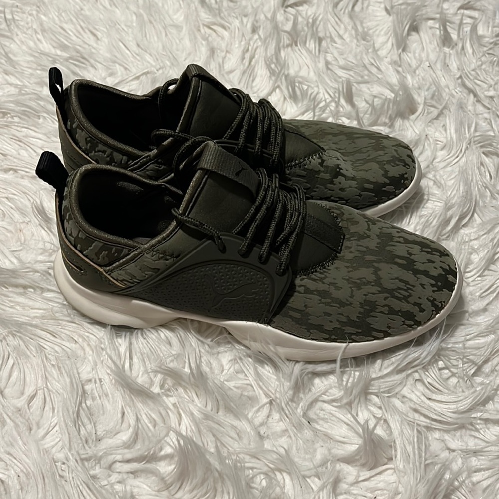 Puma Sneakers